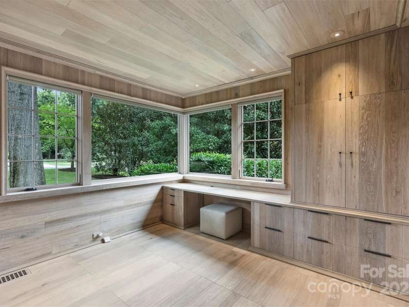 3912 Beresford Road, Charlotte, NC 28211.  MLS# CAR4292210, YatesRealty ID 33961. 