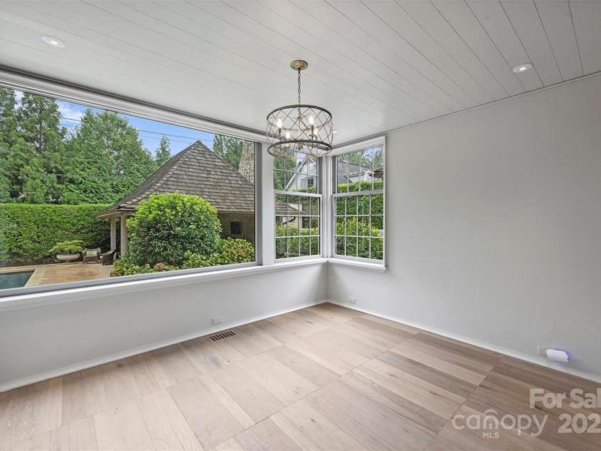 3912 Beresford Road, Charlotte, NC 28211.  MLS# CAR4292210, YatesRealty ID 33961. 