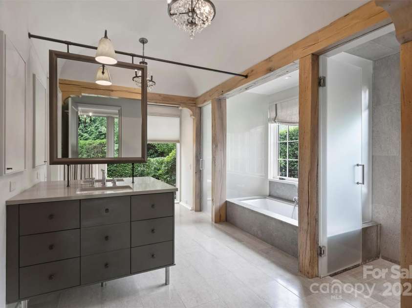 3912 Beresford Road, Charlotte, NC 28211.  MLS# CAR4292210, YatesRealty ID 33961. 