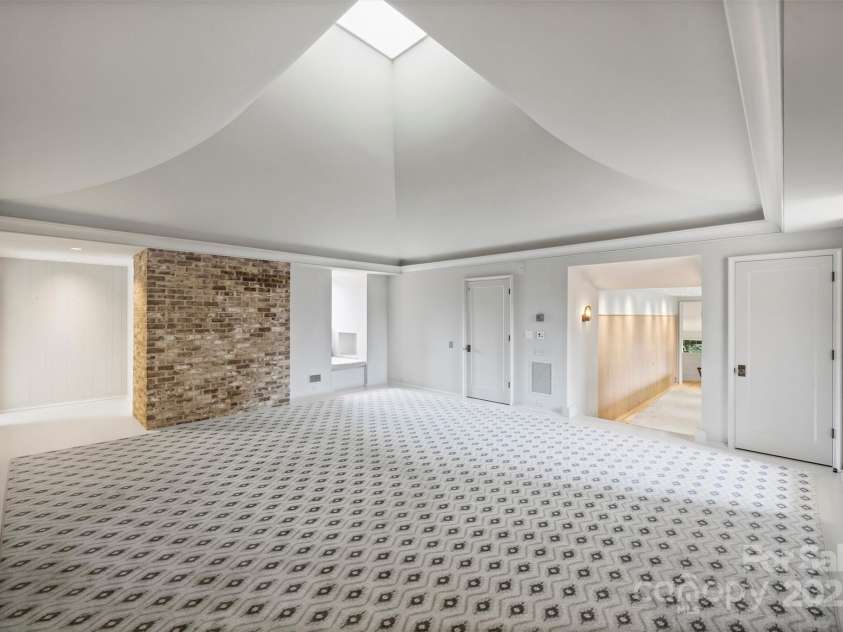 3912 Beresford Road, Charlotte, NC 28211.  MLS# CAR4292210, YatesRealty ID 33961. 