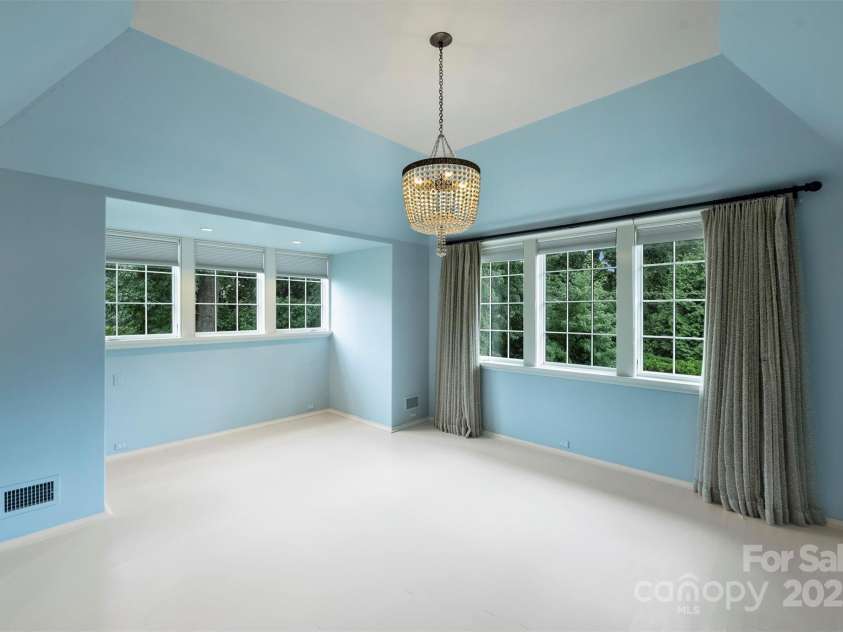 3912 Beresford Road, Charlotte, NC 28211.  MLS# CAR4292210, YatesRealty ID 33961. 