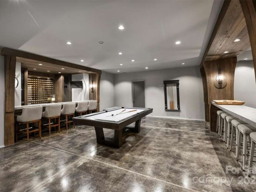 3912 Beresford Road, Charlotte, NC 28211.  MLS# CAR4292210, YatesRealty ID 33961. 