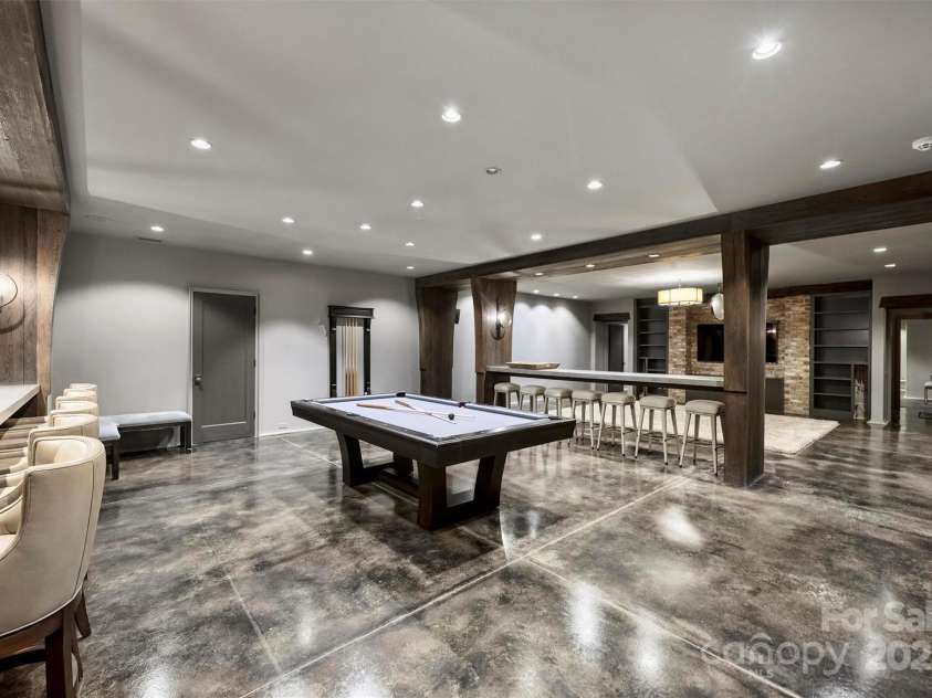 3912 Beresford Road, Charlotte, NC 28211.  MLS# CAR4292210, YatesRealty ID 33961. 