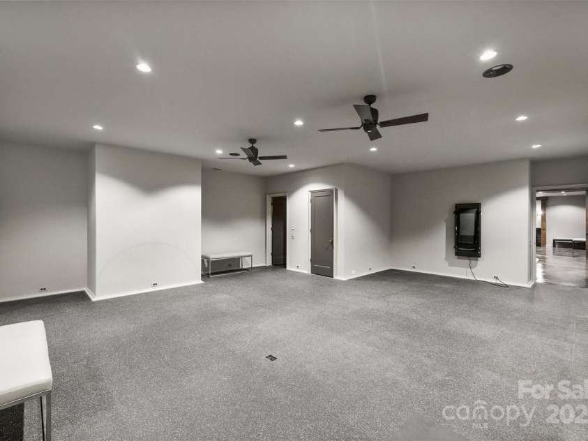 3912 Beresford Road, Charlotte, NC 28211.  MLS# CAR4292210, YatesRealty ID 33961. 