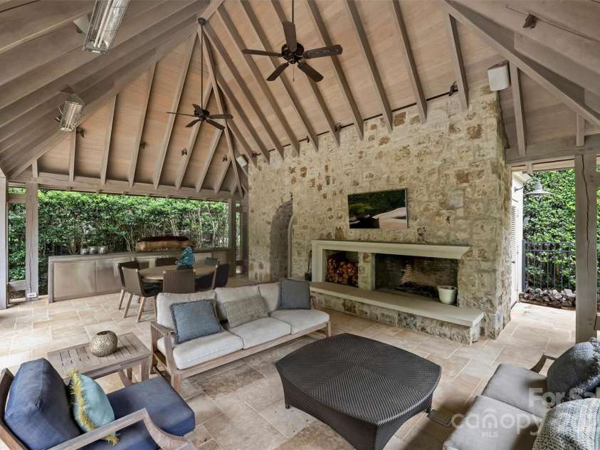 3912 Beresford Road, Charlotte, NC 28211.  MLS# CAR4292210, YatesRealty ID 33961. 