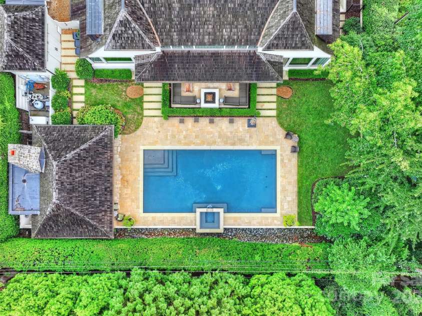 3912 Beresford Road, Charlotte, NC 28211.  MLS# CAR4292210, YatesRealty ID 33961. 