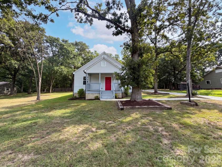 604 Rowan Mills Road, Salisbury, NC 28147.  MLS# CAR4398462, YatesRealty ID 33961. 