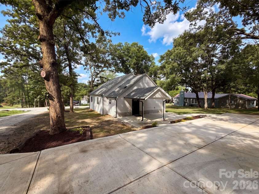 604 Rowan Mills Road, Salisbury, NC 28147.  MLS# CAR4398462, YatesRealty ID 33961. 