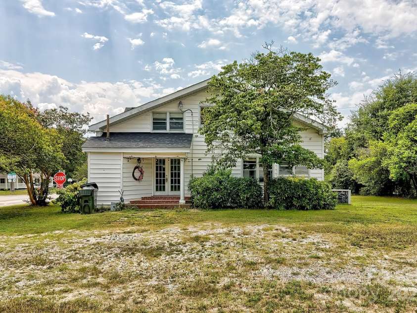 315 Marion Street, Kershaw, SC 29067.  MLS# CAR4278588, YatesRealty ID 33962. 