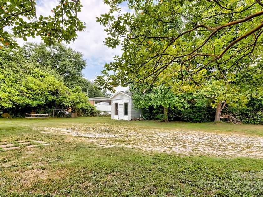 315 Marion Street, Kershaw, SC 29067.  MLS# CAR4278588, YatesRealty ID 33962. 