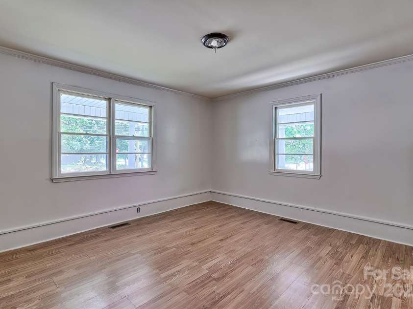 315 Marion Street, Kershaw, SC 29067.  MLS# CAR4278588, YatesRealty ID 33962. 