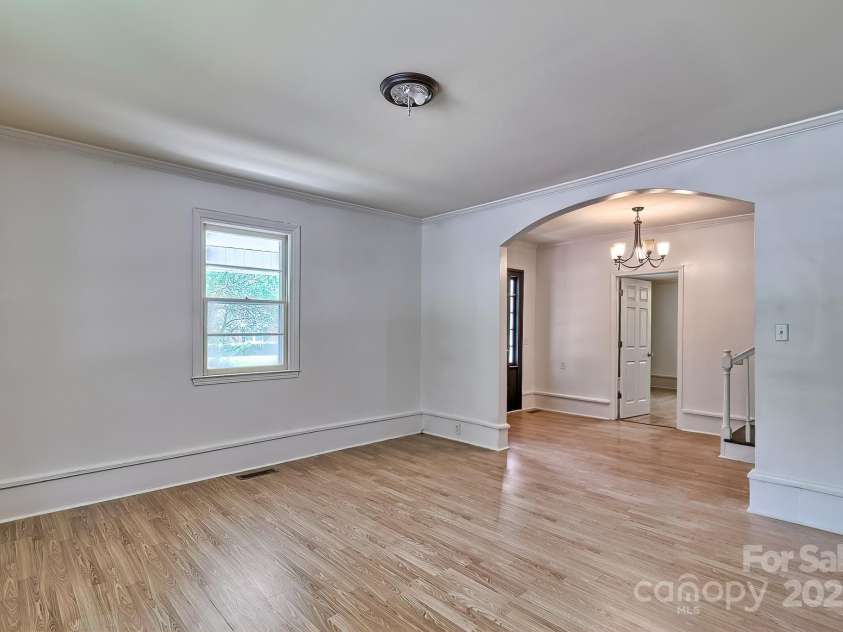 315 Marion Street, Kershaw, SC 29067.  MLS# CAR4278588, YatesRealty ID 33962. 