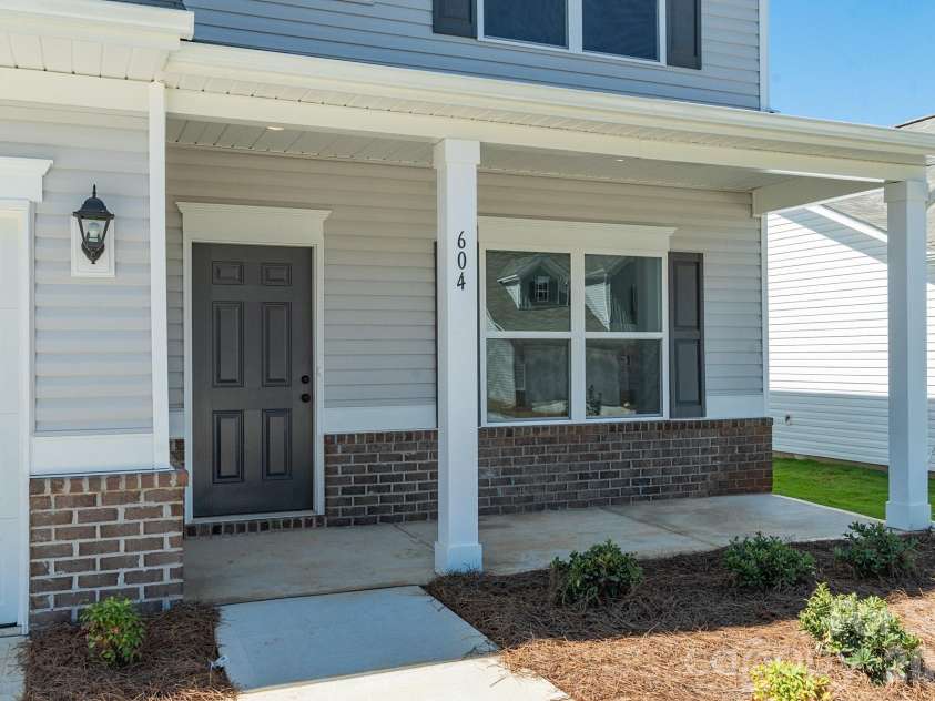604 Cooley Drive, Salisbury, NC 28147.  MLS# CAR4398447, YatesRealty ID 33962. 