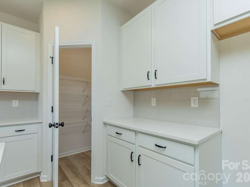 604 Cooley Drive, Salisbury, NC 28147.  MLS# CAR4398447, YatesRealty ID 33962. 