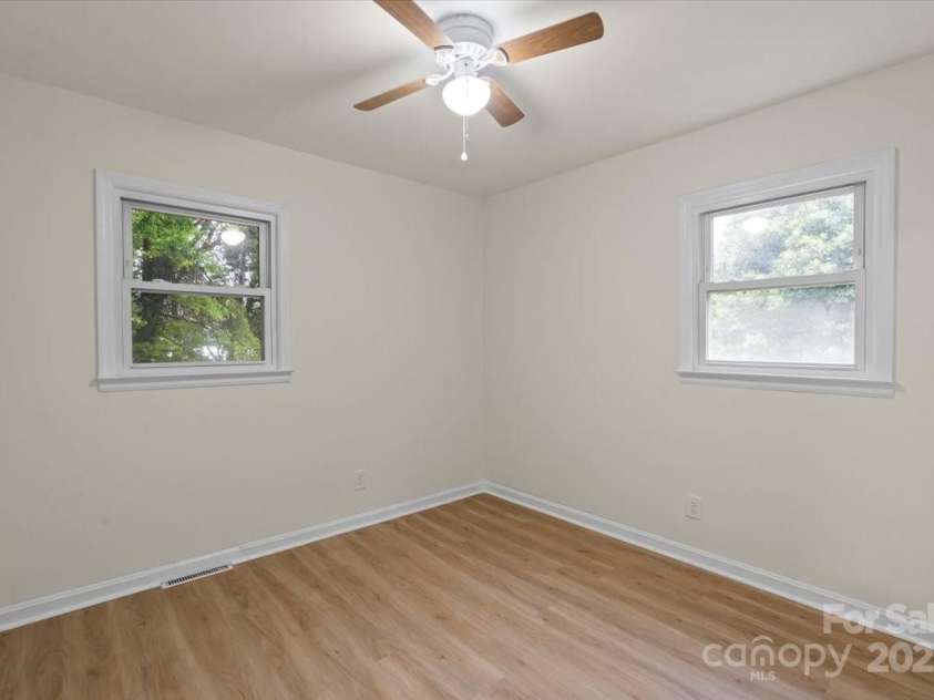 818 Stowe Lane, Gastonia, NC 28056.  MLS# CAR4264505, YatesRealty ID 33963. 