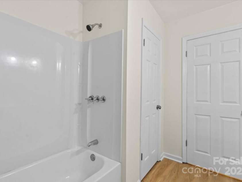 818 Stowe Lane, Gastonia, NC 28056.  MLS# CAR4264505, YatesRealty ID 33963. 