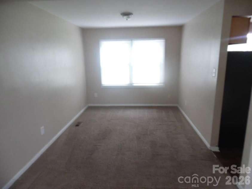 6311 Coach Hill Lane, Charlotte, NC 28212.  MLS# CAR4398478, YatesRealty ID 33964. 