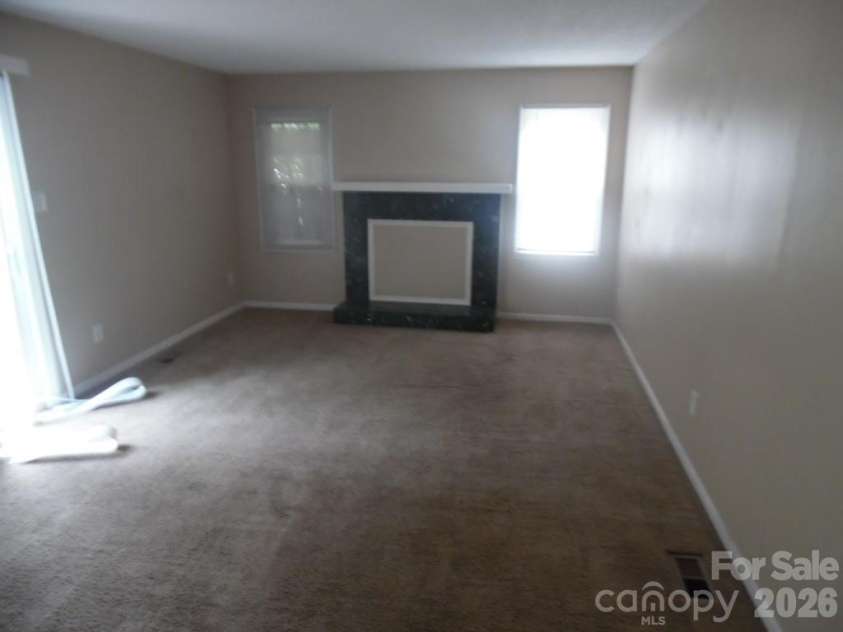 6311 Coach Hill Lane, Charlotte, NC 28212.  MLS# CAR4398478, YatesRealty ID 33964. 