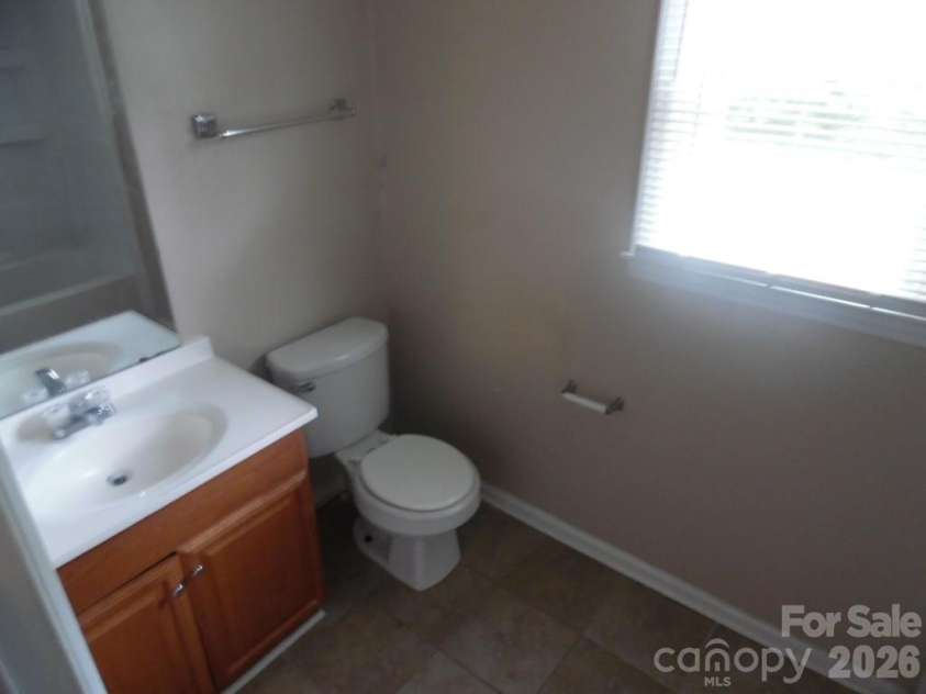 6311 Coach Hill Lane, Charlotte, NC 28212.  MLS# CAR4398478, YatesRealty ID 33964. 