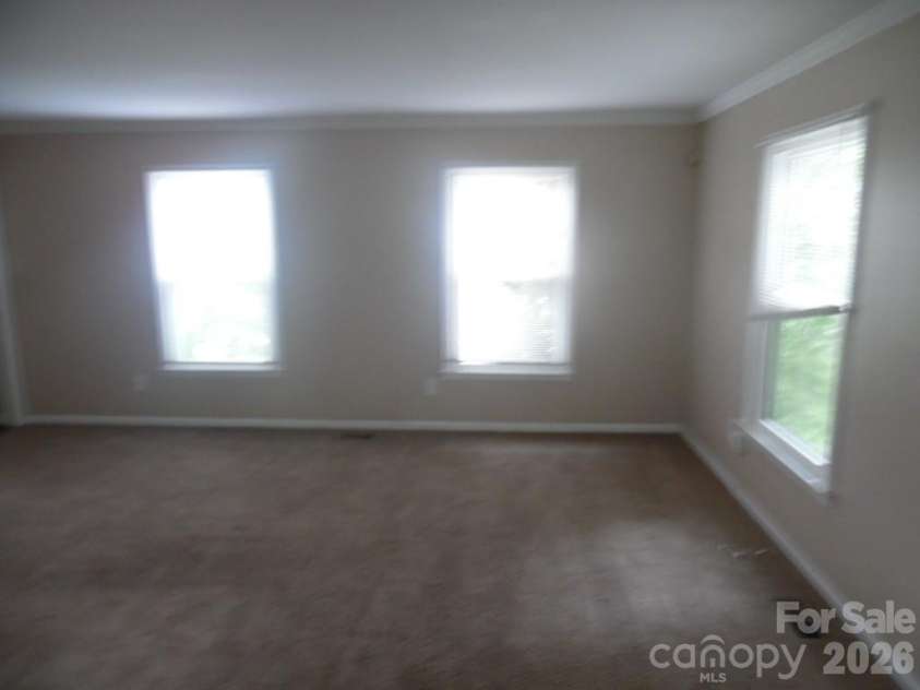 6311 Coach Hill Lane, Charlotte, NC 28212.  MLS# CAR4398478, YatesRealty ID 33964. 