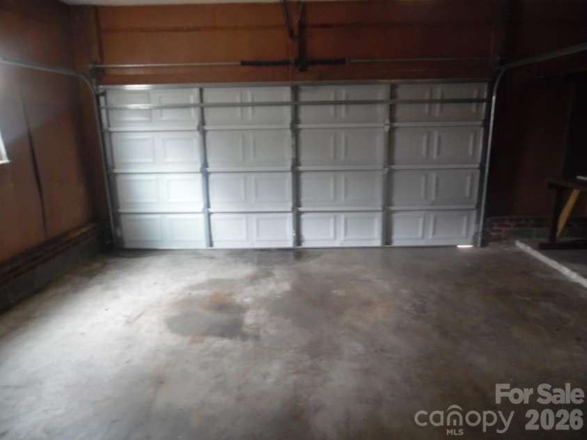 6311 Coach Hill Lane, Charlotte, NC 28212.  MLS# CAR4398478, YatesRealty ID 33964. 