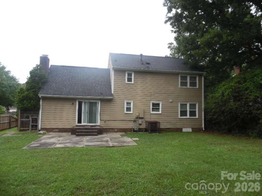 6311 Coach Hill Lane, Charlotte, NC 28212.  MLS# CAR4398478, YatesRealty ID 33964. 