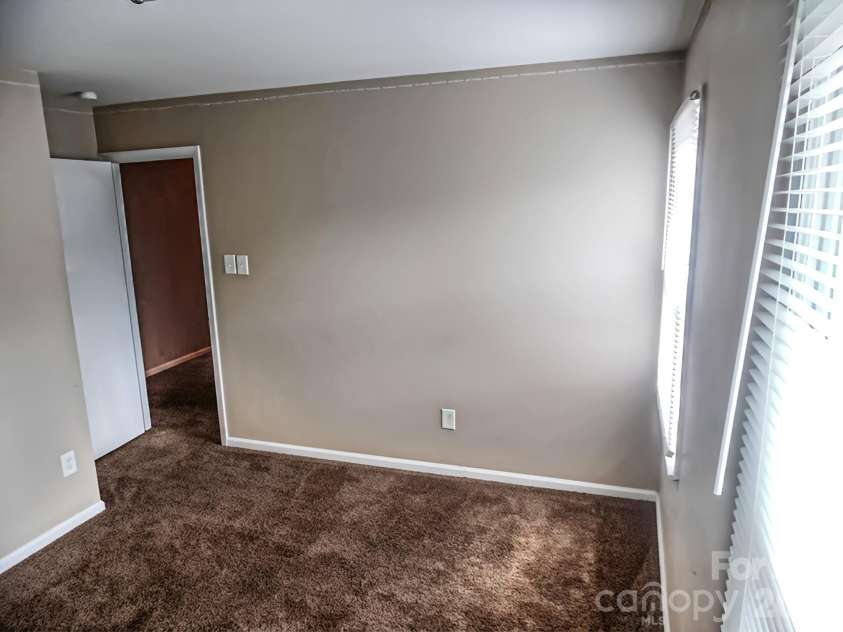 6311 Coach Hill Lane, Charlotte, NC 28212.  MLS# CAR4398478, YatesRealty ID 33964. Bedroom 3