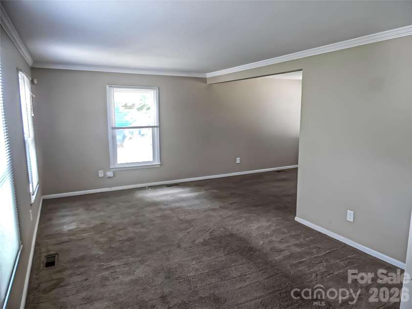 6311 Coach Hill Lane, Charlotte, NC 28212.  MLS# CAR4398478, YatesRealty ID 33964. Living Room