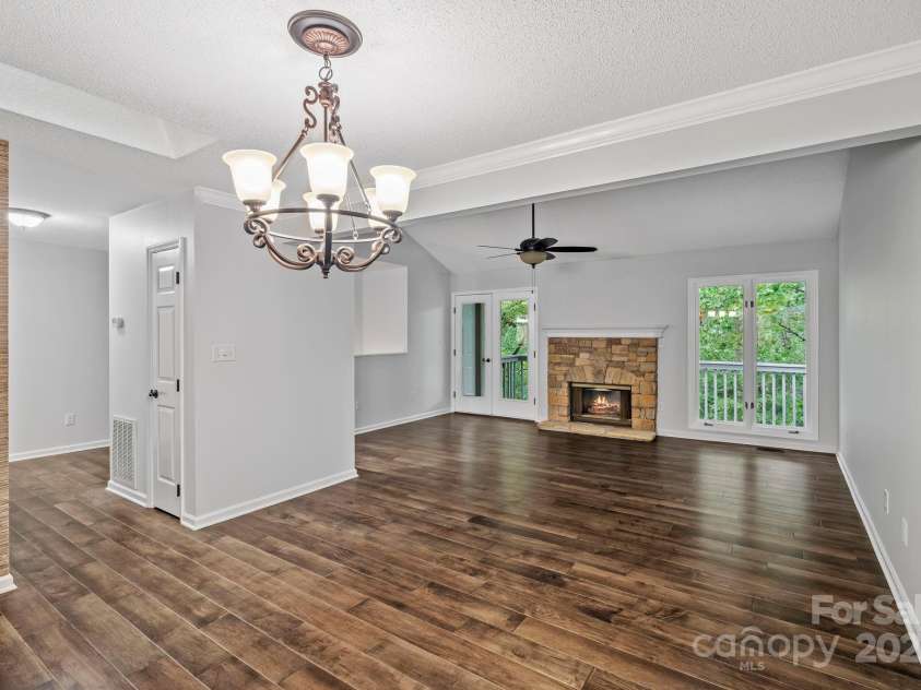 105 Beaver Ridge Road, Asheville, NC 28804.  MLS# CAR4286987, YatesRealty ID 33965. 