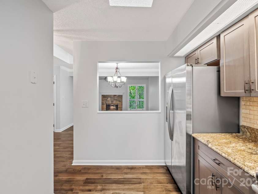 105 Beaver Ridge Road, Asheville, NC 28804.  MLS# CAR4286987, YatesRealty ID 33965. 