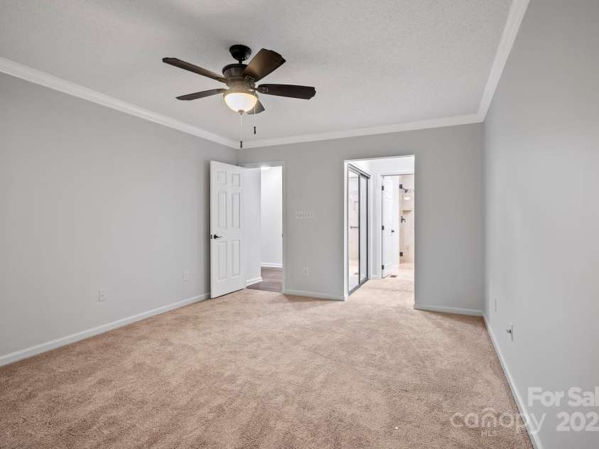 105 Beaver Ridge Road, Asheville, NC 28804.  MLS# CAR4286987, YatesRealty ID 33965. 