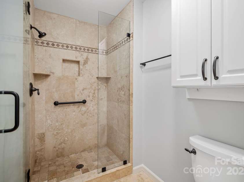 105 Beaver Ridge Road, Asheville, NC 28804.  MLS# CAR4286987, YatesRealty ID 33965. 