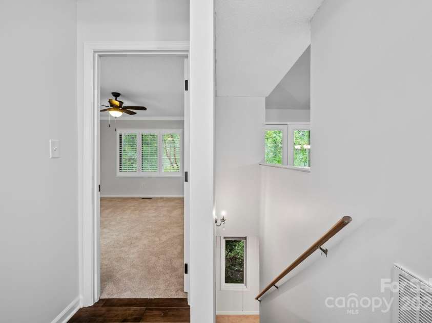 105 Beaver Ridge Road, Asheville, NC 28804.  MLS# CAR4286987, YatesRealty ID 33965. 