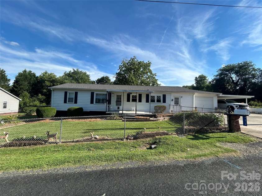 402 24TH Street, Kannapolis, NC 28083.  MLS# CAR4398330, YatesRealty ID 33965. 402 E. 24th Street