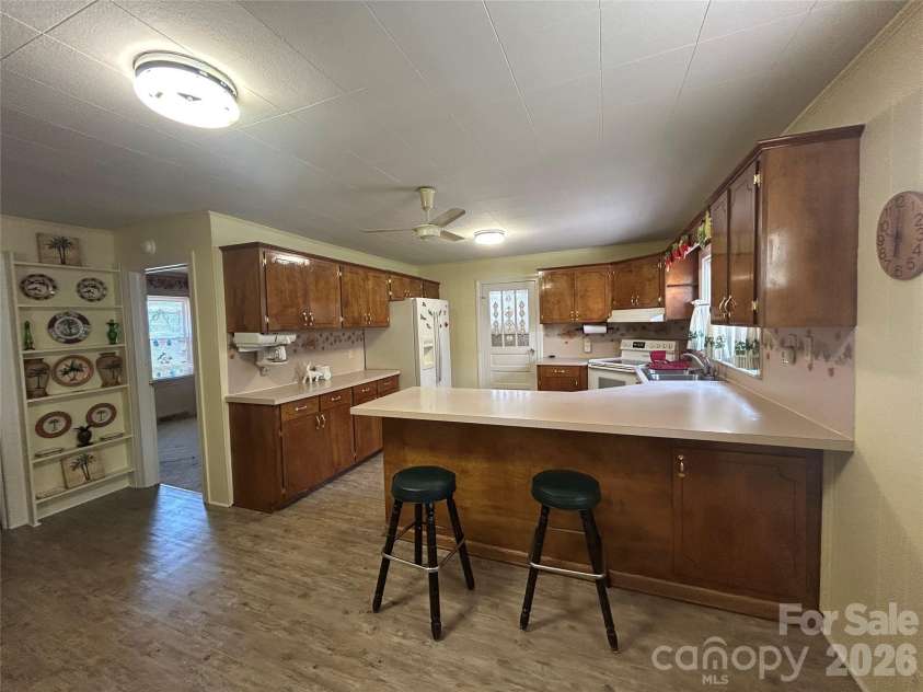 402 24TH Street, Kannapolis, NC 28083.  MLS# CAR4398330, YatesRealty ID 33965. 