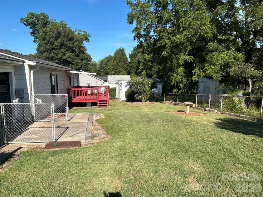 402 24TH Street, Kannapolis, NC 28083.  MLS# CAR4398330, YatesRealty ID 33965. Fenced Backyard