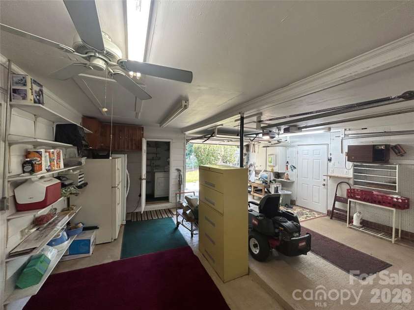 402 24TH Street, Kannapolis, NC 28083.  MLS# CAR4398330, YatesRealty ID 33965. Garage Area