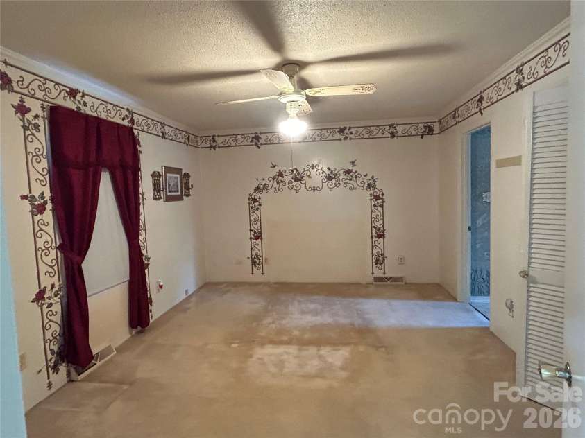402 24TH Street, Kannapolis, NC 28083.  MLS# CAR4398330, YatesRealty ID 33965. Primary Bedroom