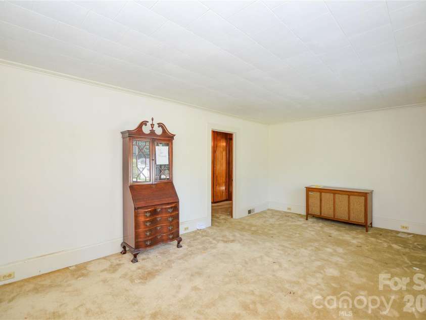 1800 Brantley Road, Kannapolis, NC 28083.  MLS# CAR4398516, YatesRealty ID 33966. 
