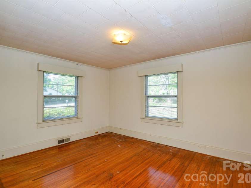 1800 Brantley Road, Kannapolis, NC 28083.  MLS# CAR4398516, YatesRealty ID 33966. 