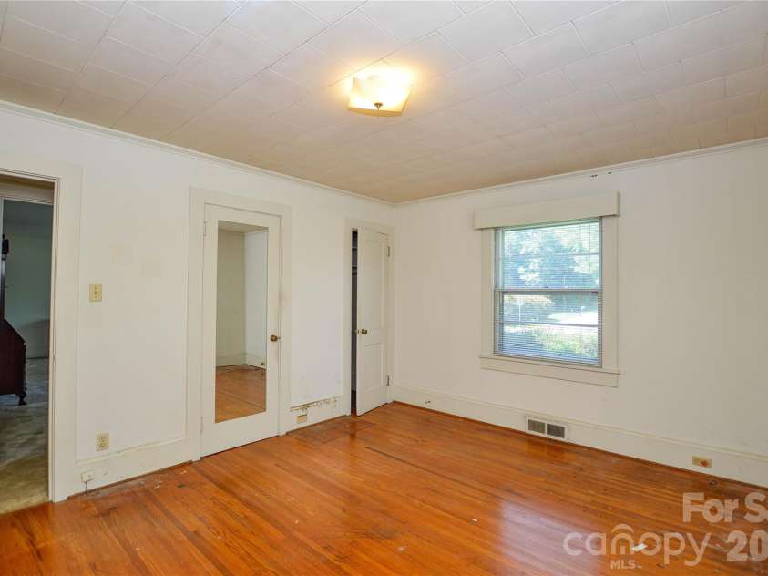 1800 Brantley Road, Kannapolis, NC 28083.  MLS# CAR4398516, YatesRealty ID 33966. 