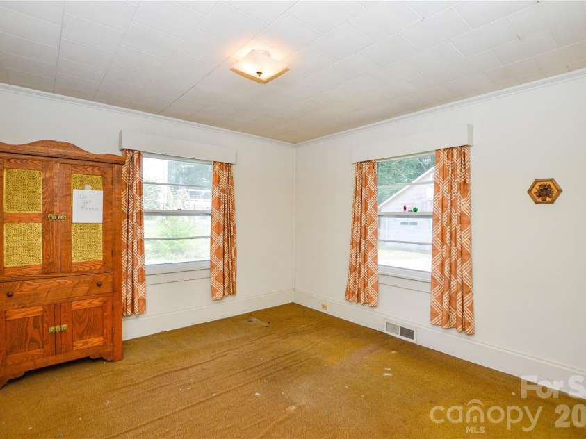 1800 Brantley Road, Kannapolis, NC 28083.  MLS# CAR4398516, YatesRealty ID 33966. 