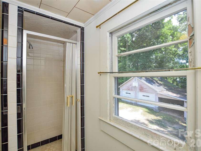 1800 Brantley Road, Kannapolis, NC 28083.  MLS# CAR4398516, YatesRealty ID 33966. 