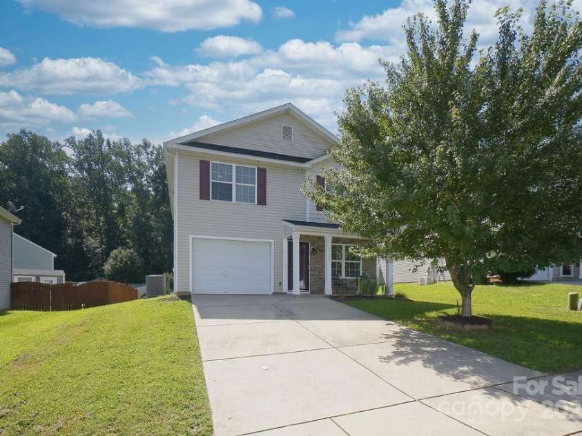 3130 Osceola Lane, Charlotte, NC 28269.  MLS# CAR4292809, YatesRealty ID 33967. 