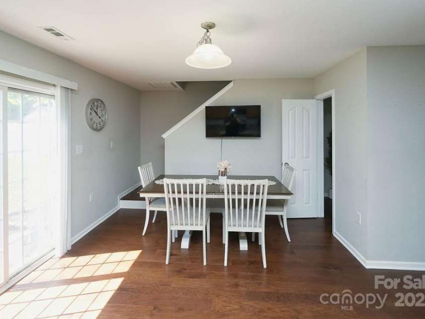 3130 Osceola Lane, Charlotte, NC 28269.  MLS# CAR4292809, YatesRealty ID 33967. 