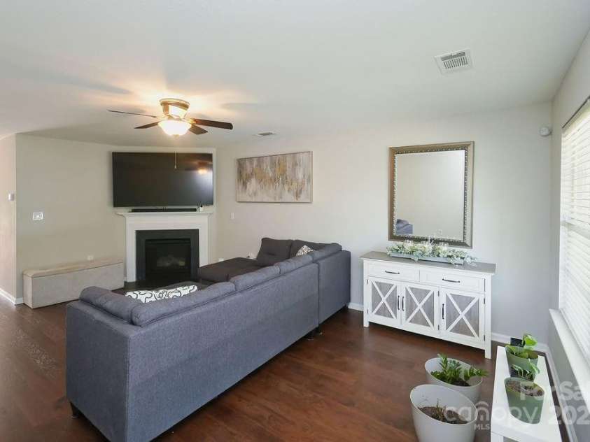 3130 Osceola Lane, Charlotte, NC 28269.  MLS# CAR4292809, YatesRealty ID 33967. 