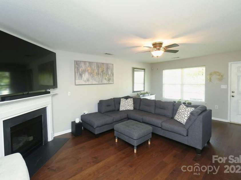 3130 Osceola Lane, Charlotte, NC 28269.  MLS# CAR4292809, YatesRealty ID 33967. 