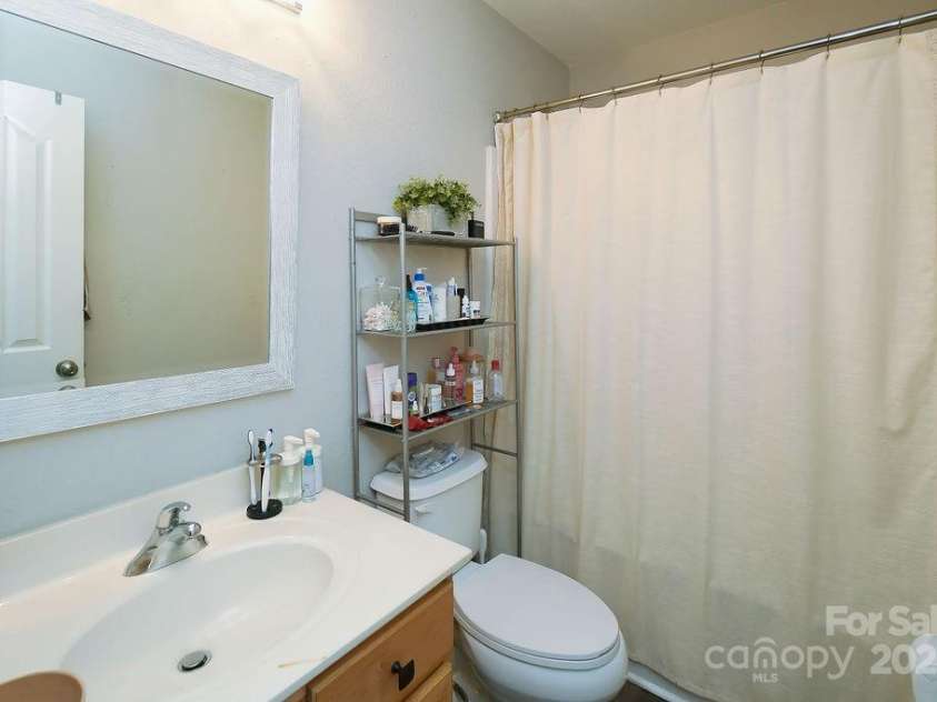 3130 Osceola Lane, Charlotte, NC 28269.  MLS# CAR4292809, YatesRealty ID 33967. 