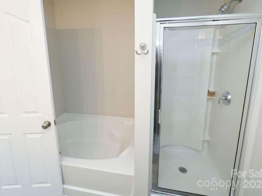 3130 Osceola Lane, Charlotte, NC 28269.  MLS# CAR4292809, YatesRealty ID 33967. 