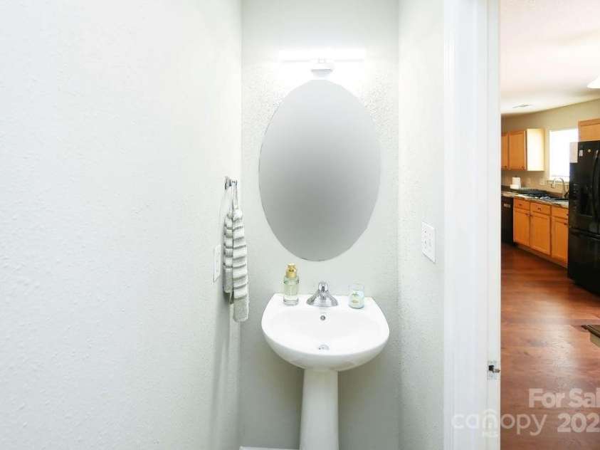 3130 Osceola Lane, Charlotte, NC 28269.  MLS# CAR4292809, YatesRealty ID 33967. 